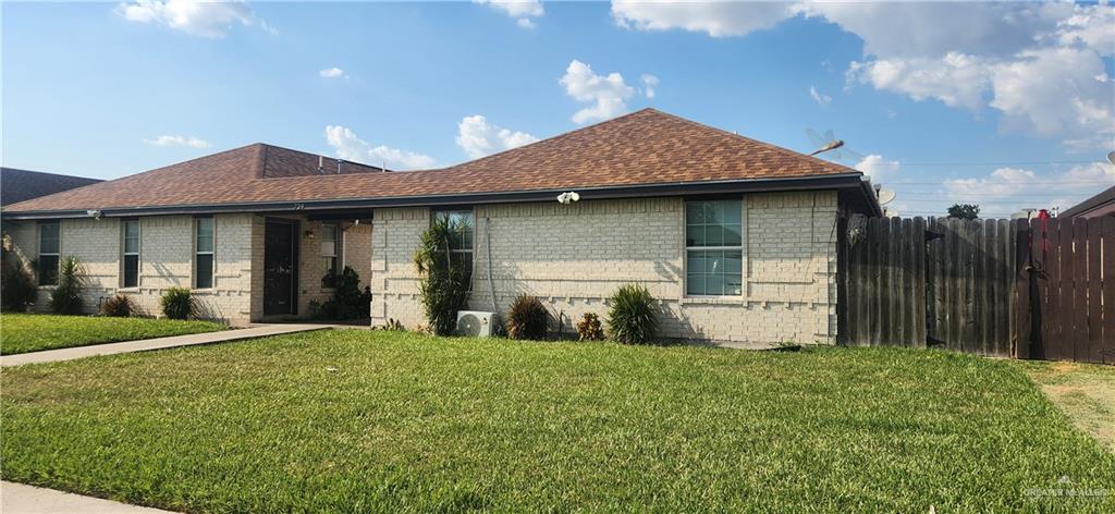 724 W Bronze Dr in Pharr, TX - Building Photo