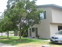 3900 E Riverdale Ave in Anaheim, CA - Foto de edificio - Building Photo