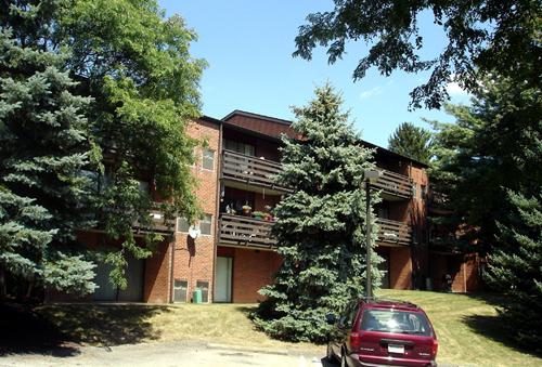 Ebonhurst Apartments in Allison Park, PA - Building Photo - Building Photo