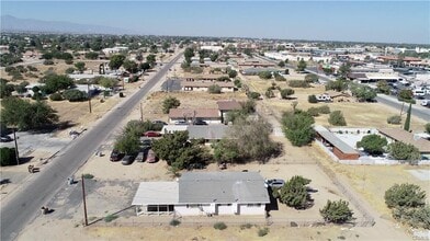 16012 Orange St in Hesperia, CA - Building Photo - Building Photo