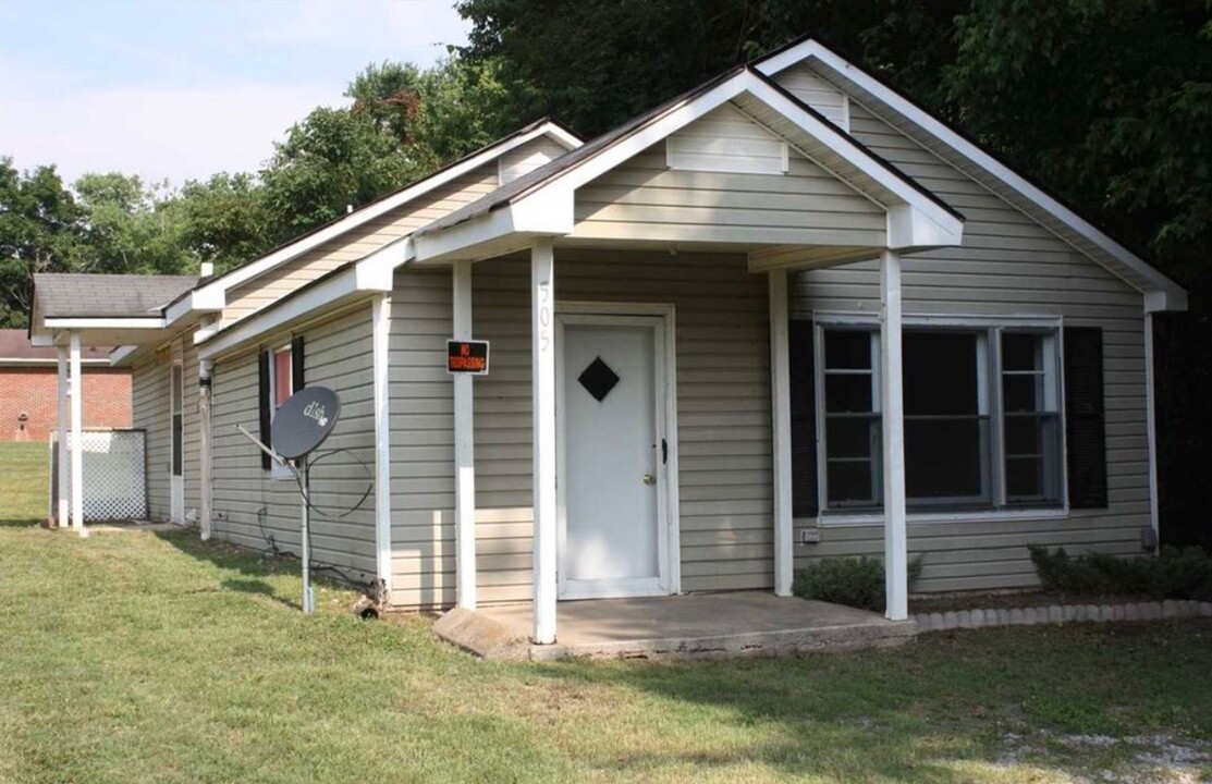 505 N Spring St in McMinnville, TN - Building Photo