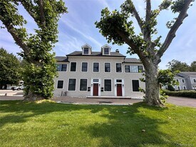 150 Main St in Huntington, NY - Building Photo