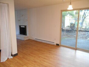 1120 SE 45th Ave in Portland, OR - Building Photo - Building Photo