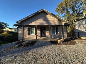 810 Carson St in Jefferson City, TN - Building Photo - Building Photo