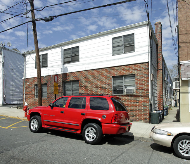 220-222 68th St in West New York, NJ - Building Photo - Building Photo