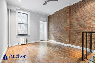 246-248 Mott St in New York, NY - Building Photo - Building Photo