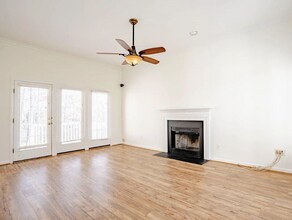 9 Casabelle Ct in Durham, NC - Foto de edificio - Building Photo