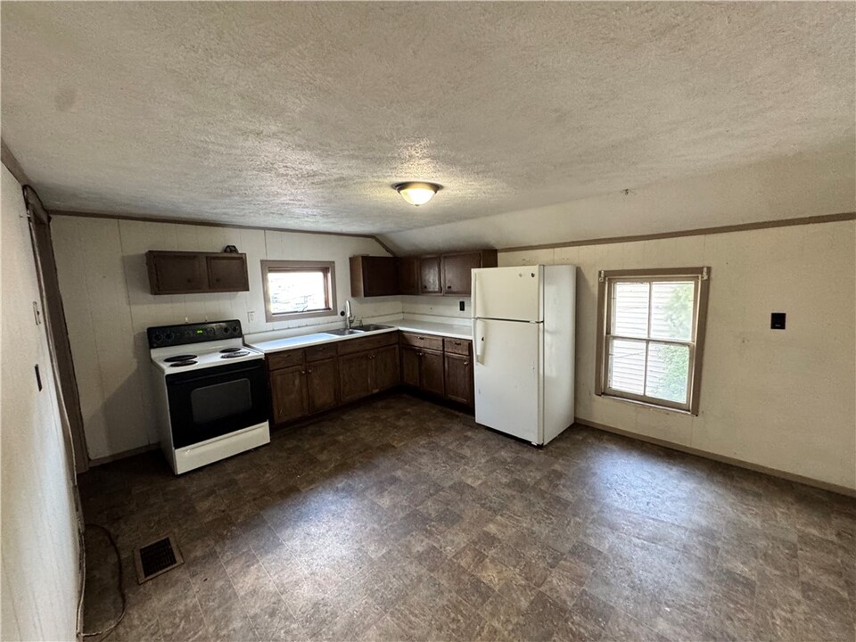 309 Denison Pkwy E in Corning, NY - Building Photo