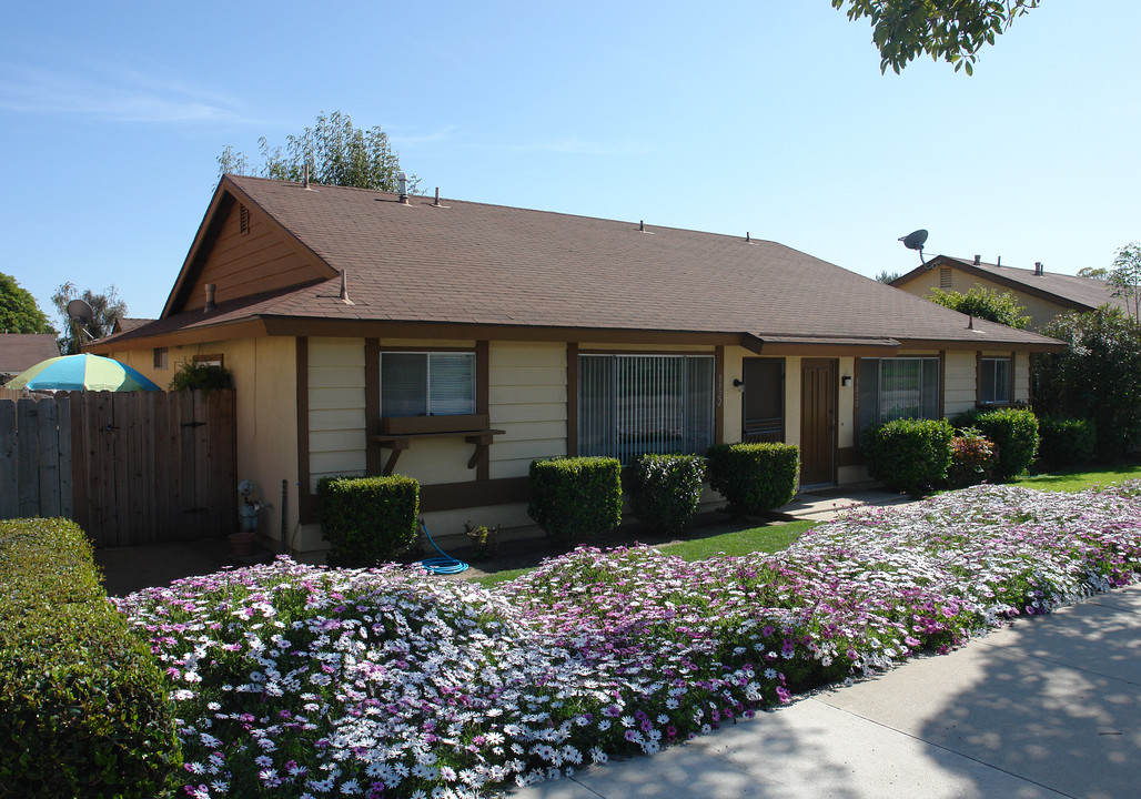 8820-8822 N Bank Dr in Ventura, CA - Foto de edificio