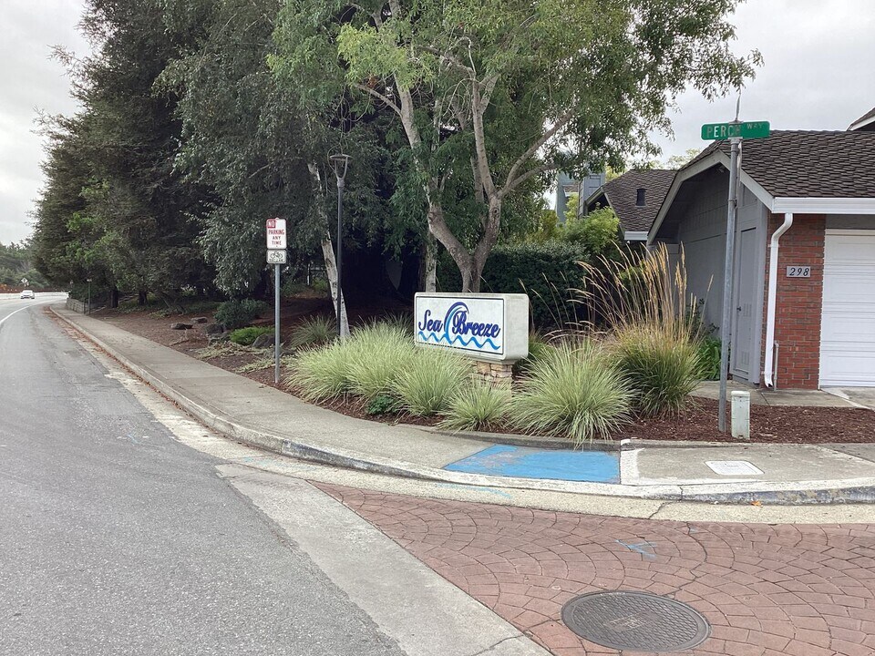 294 Barkentine Ct in Aptos, CA - Building Photo