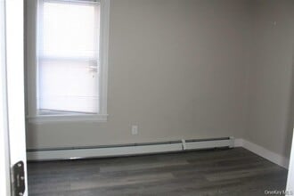 211 Winnikee Ave in Poughkeepsie, NY - Building Photo - Building Photo