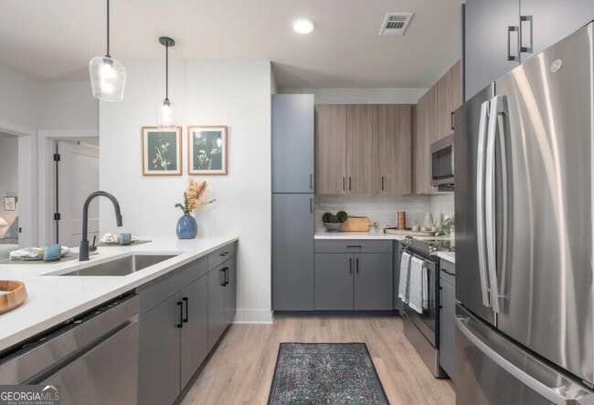 property at 1400 Laurel Crossing Pkwy NE