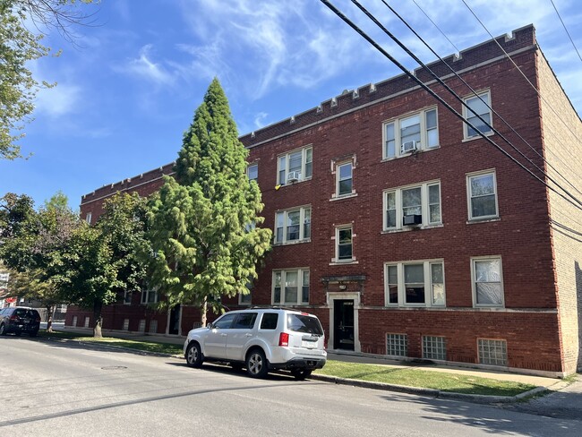 property at 2749 N Monticello Ave