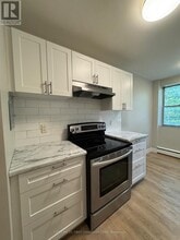 75 High St in London, ON - Building Photo - Building Photo