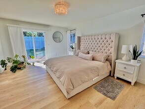 3260 Geddes Dr in San Diego, CA - Building Photo - Building Photo