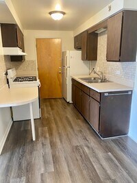 7809 Rutherford Ave photo'