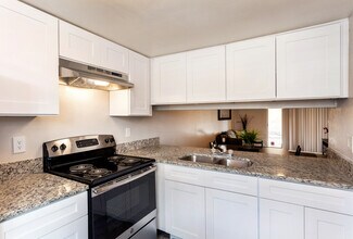 Willow Square Apartments in Tampa, FL - Foto de edificio - Interior Photo