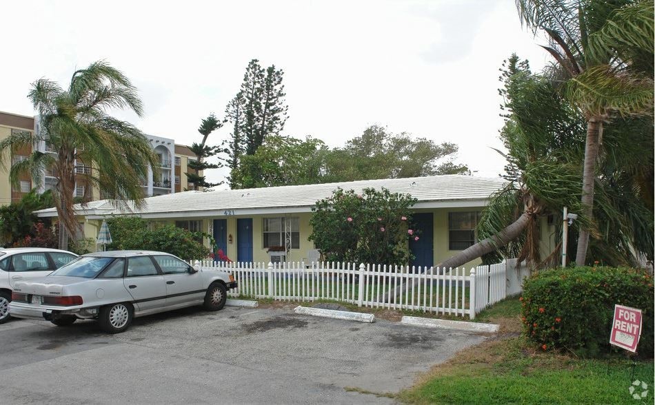 421 Sunset Dr in Pompano Beach, FL - Building Photo