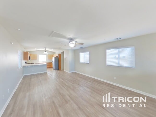 3613 E Carisbrook Dr in North Las Vegas, NV - Foto de edificio - Building Photo