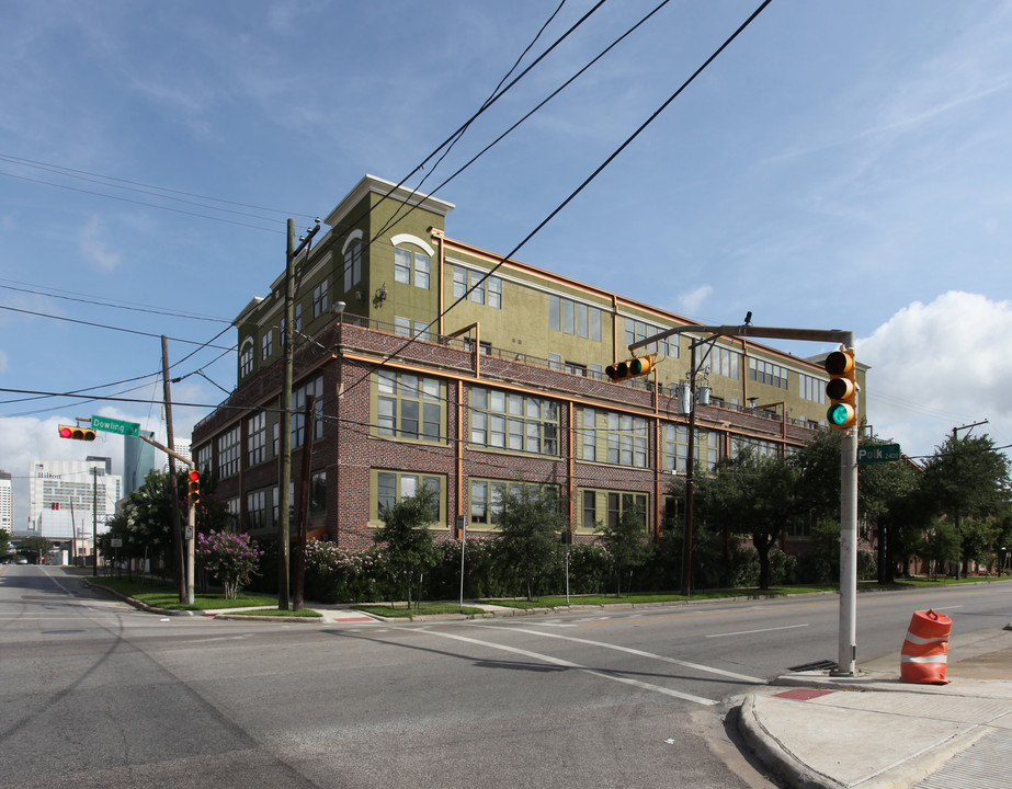 2323 Polk St in Houston, TX - Foto de edificio