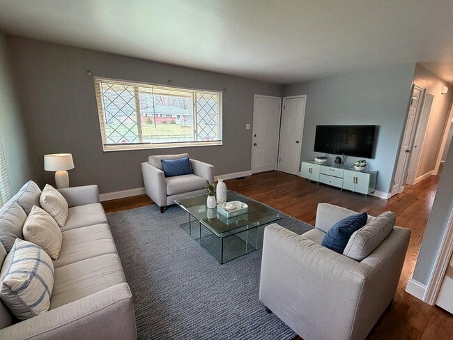 8862 Zodiac Dr in Cincinnati, OH - Building Photo - Building Photo