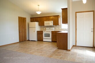 516-518 Brookmont Dr in Manhattan, KS - Building Photo - Building Photo