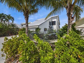 703 Xanadu Pl in Jupiter, FL - Foto de edificio - Building Photo