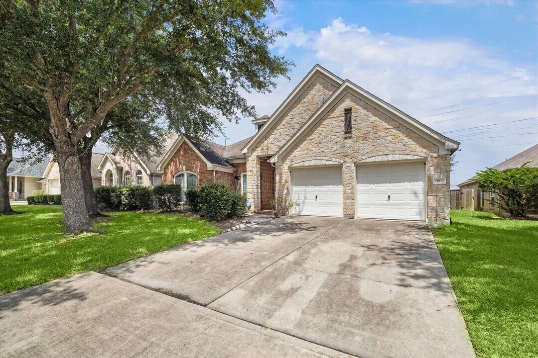 14923 Barton Grove Ln in Humble, TX - Building Photo