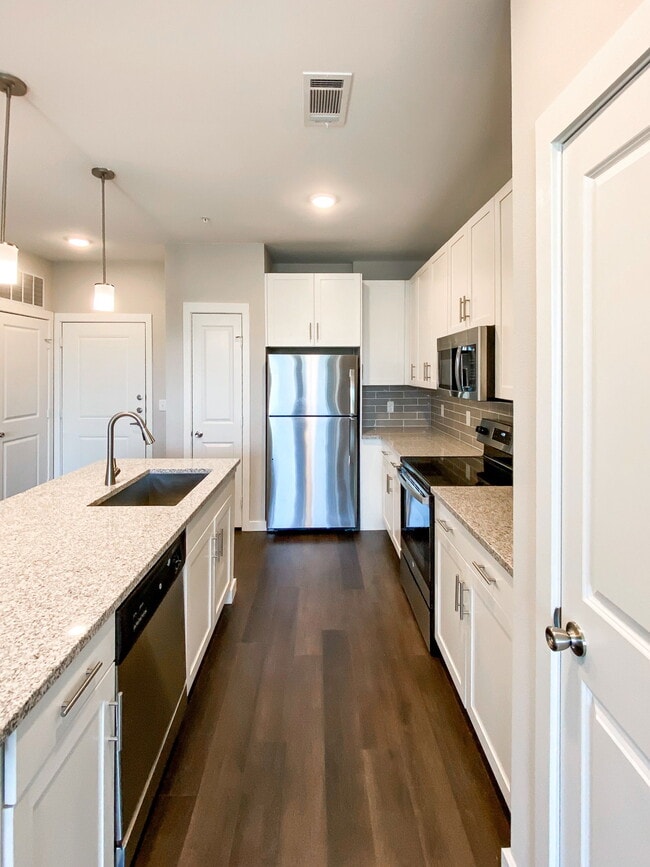 property at 1912 N Beckley Ave