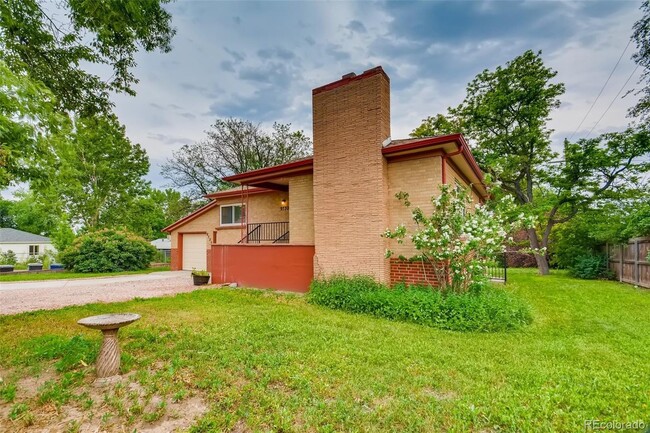 9730 W 20th Ave in Lakewood, CO - Foto de edificio - Building Photo