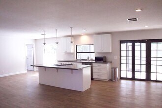 700 N Perry Ave in Jupiter, FL - Building Photo - Building Photo