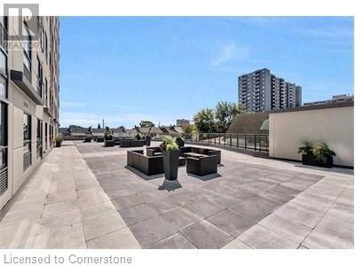 220 Cannon St E in Hamilton, ON - Building Photo