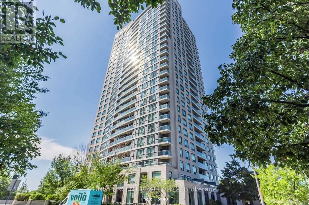 30-2130 Harrison Garden Blvd in Toronto, ON - Building Photo