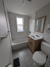 4128 Colerain Ave, Unit Apt 1 in Cincinnati, OH - Foto de edificio - Building Photo