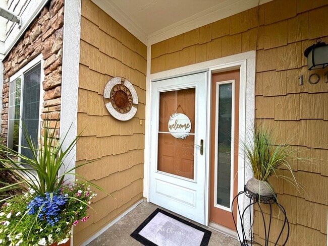 property at 4765 Hahns Peak Dr