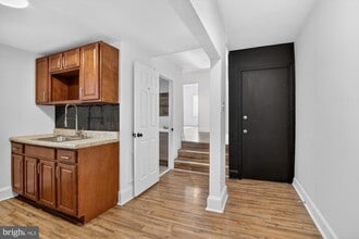 1733 W Oxford St in Philadelphia, PA - Foto de edificio - Building Photo