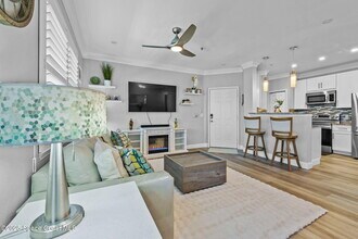 5683 Star Rush Dr in Melbourne, FL - Foto de edificio - Building Photo