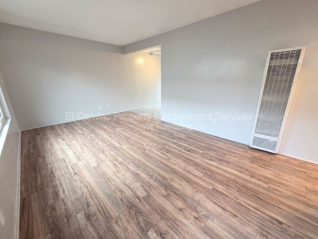 3050 E 64th St in Long Beach, CA - Building Photo - Building Photo