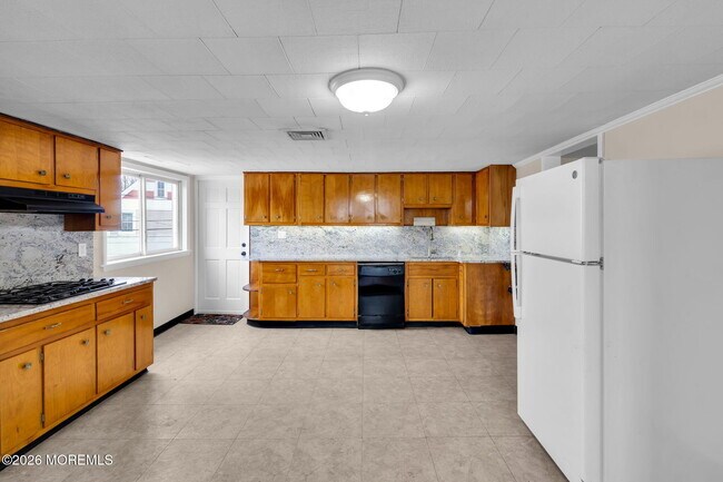 1001 Arnold Ave in Point Pleasant, NJ - Building Photo - Building Photo