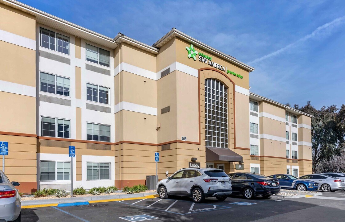 Furnished Studio-San Jose - Airport in San Jose, CA - Foto de edificio
