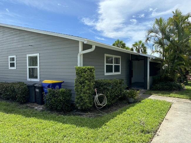 property at 9033 SE Hobe Ridge Ave