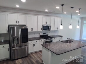 2235 Blewett Dr in Charlotte, NC - Building Photo - Building Photo