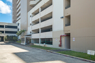 Fairway House in Honolulu, HI - Foto de edificio - Building Photo