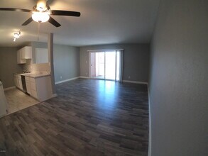 2121 W Royal Palm Rd-Unit -1014 in Phoenix, AZ - Building Photo - Building Photo