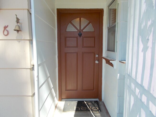 6236 Silverfield Dr in Las Vegas, NV - Building Photo - Building Photo