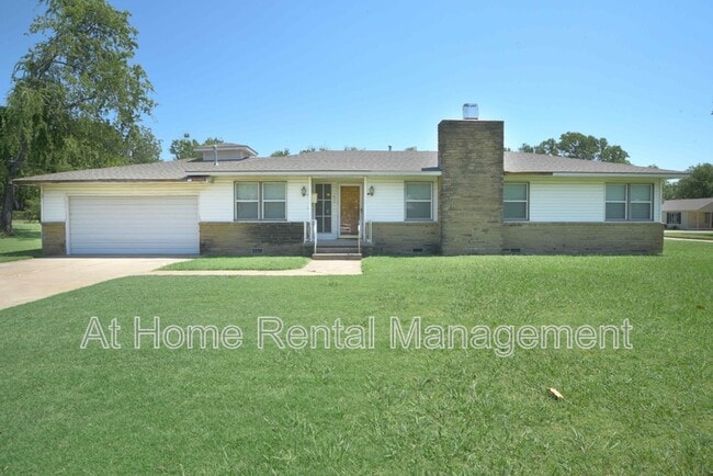 property at 477 S Norwood Ave