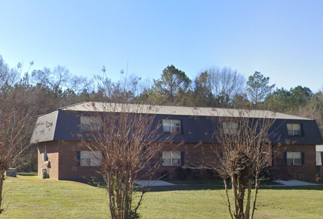 671 Brecon Access Rd in Talladega, AL - Building Photo