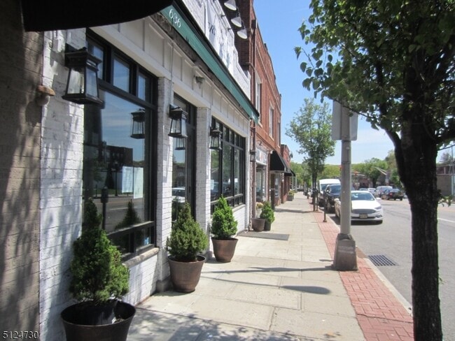638 Bloomfield Ave in Verona, NJ - Building Photo - Building Photo