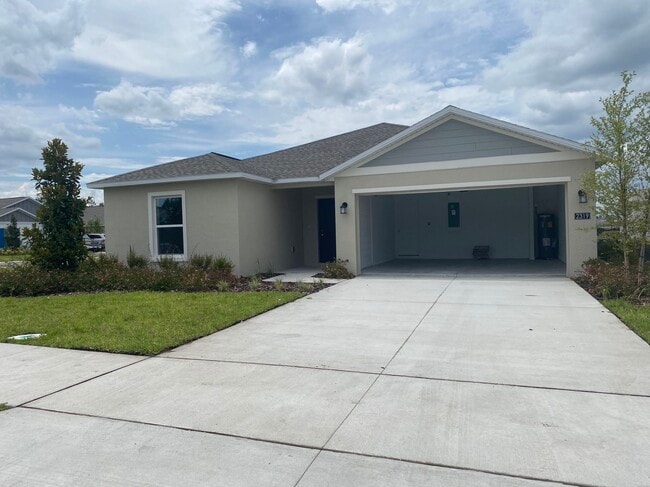 2319 Green Valley St in Daytona Beach, FL - Building Photo - Building Photo