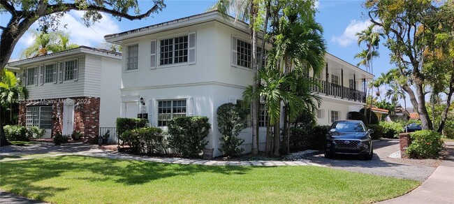 2708 Segovia St in Coral Gables, FL - Building Photo - Building Photo